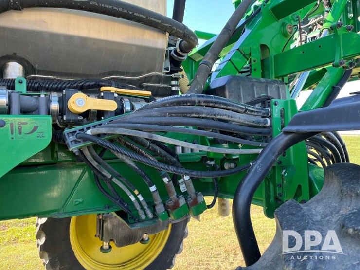 2021-john-deere-r4044-image-52