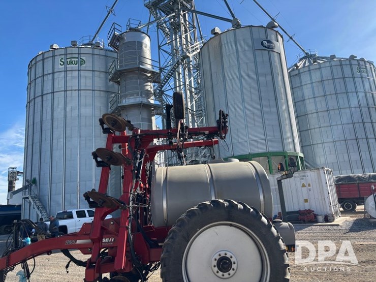 case-ih-2800-image-4