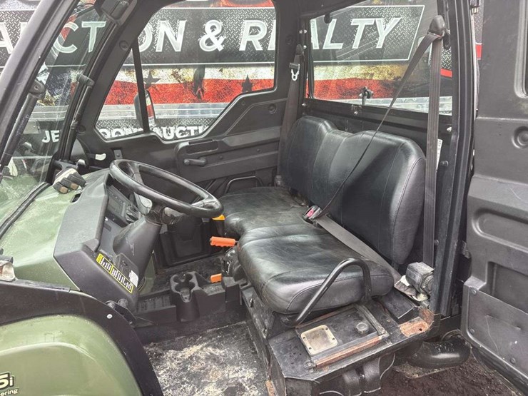 2016-john-deere-gator-image-14