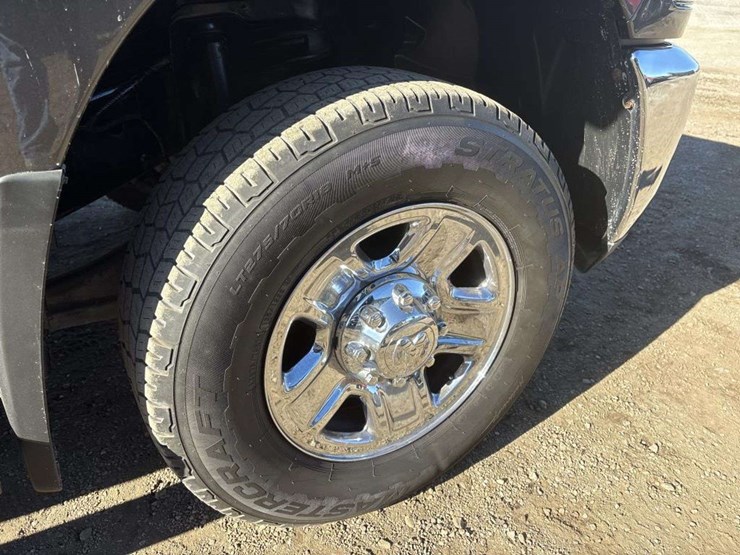 2016-dodge-2500-image-12