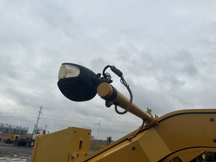 2022-caterpillar-140gc-image-45