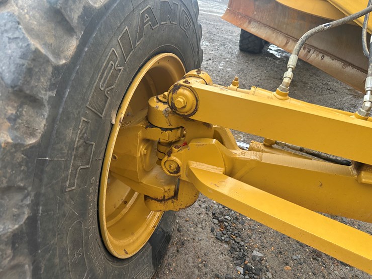 2022-caterpillar-140gc-image-17