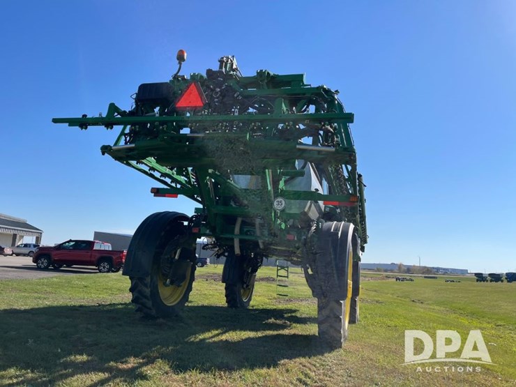 2021-john-deere-r4044-image-14