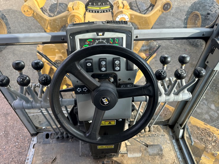 2022-caterpillar-140gc-image-76