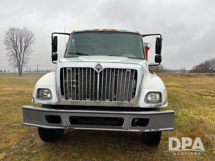 2004-international-7400-image-16