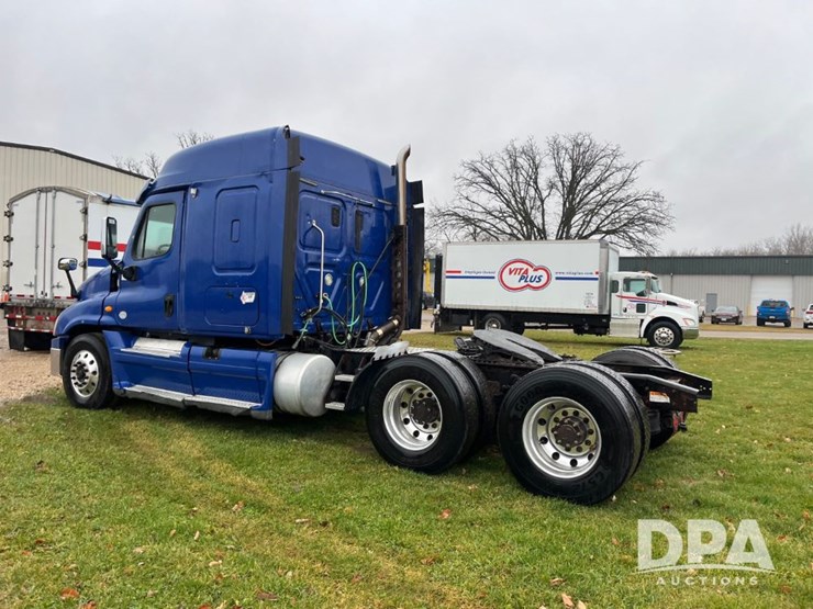 2013-freightliner-truck-(jn3436,-unit-4076)-image-13