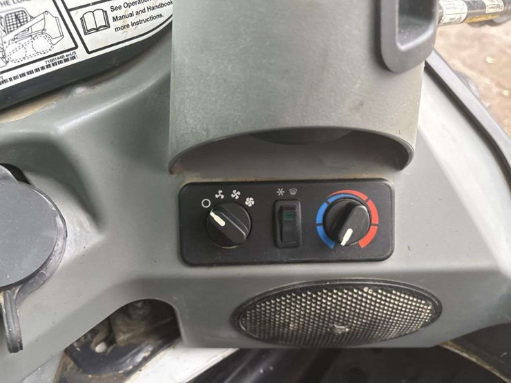 2019-bobcat-t870-image-15