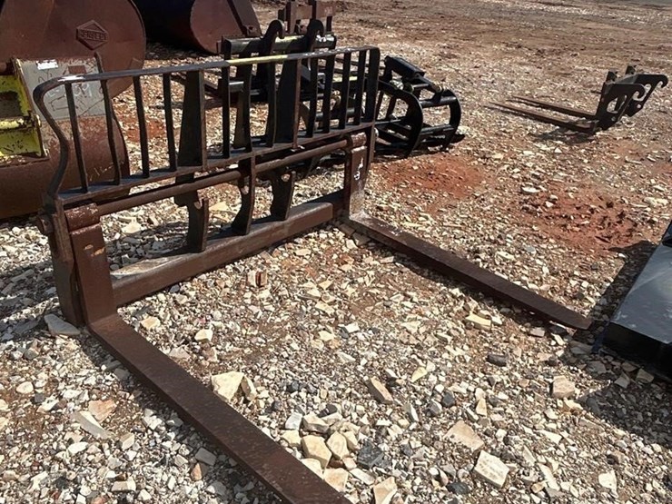 60in-loader-fork-attachment-image-1