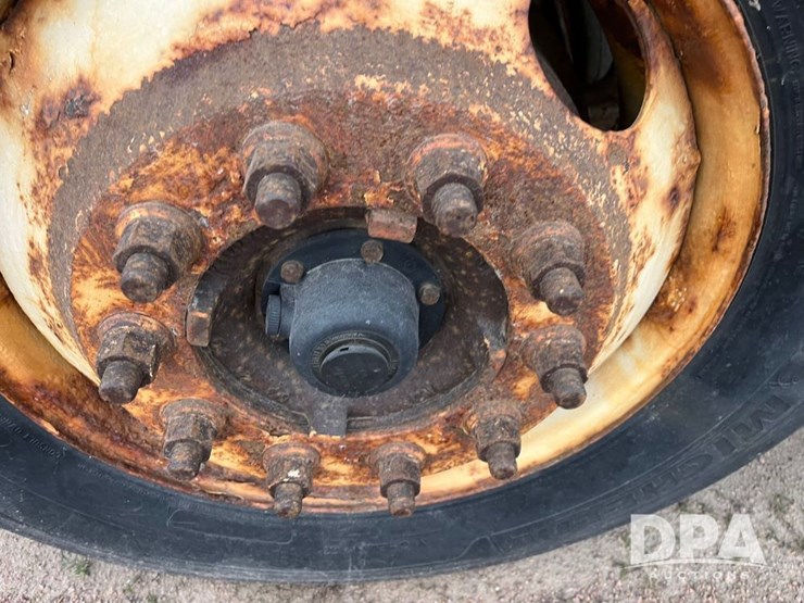 2005-international-7600-image-37