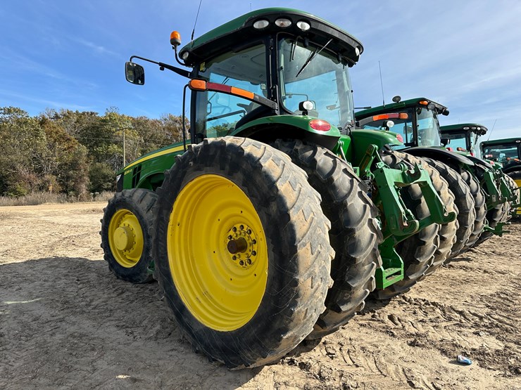 2010-john-deere-8285r-image-4