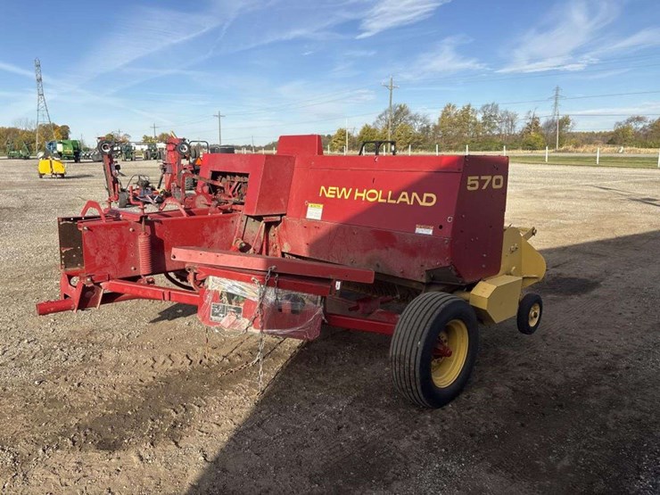 new-holland-570-image-5