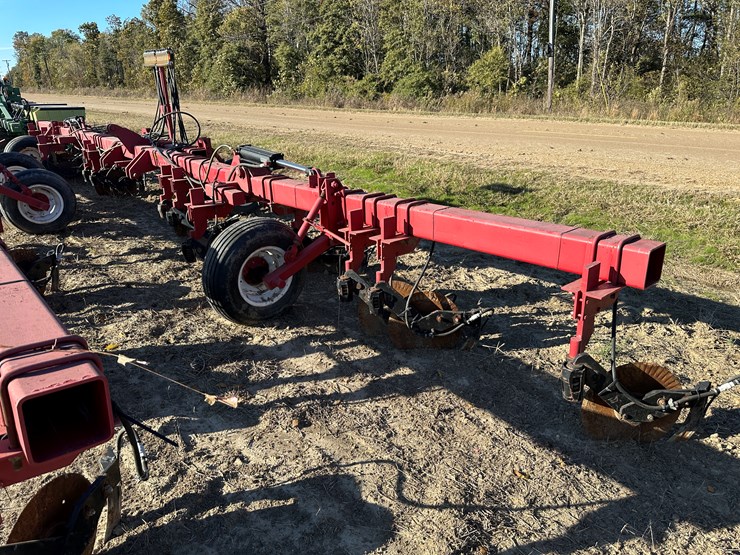 #33740-•-~20'-row-crop-cultivator-image-1