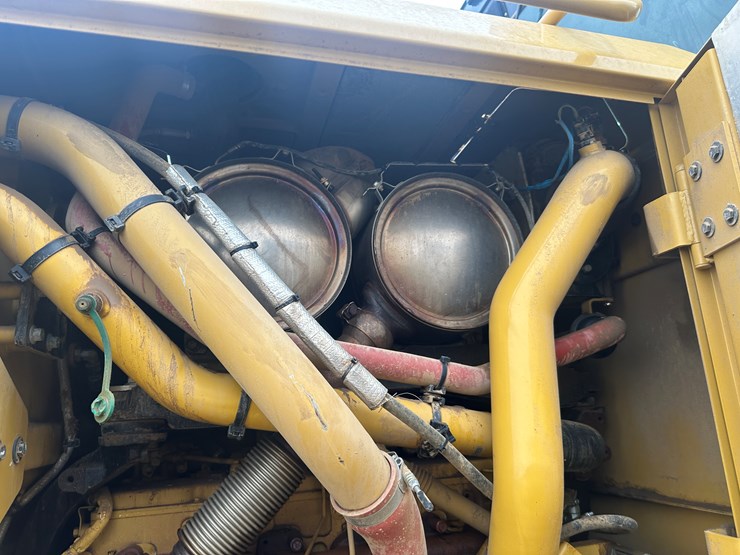 2022-caterpillar-140gc-image-79