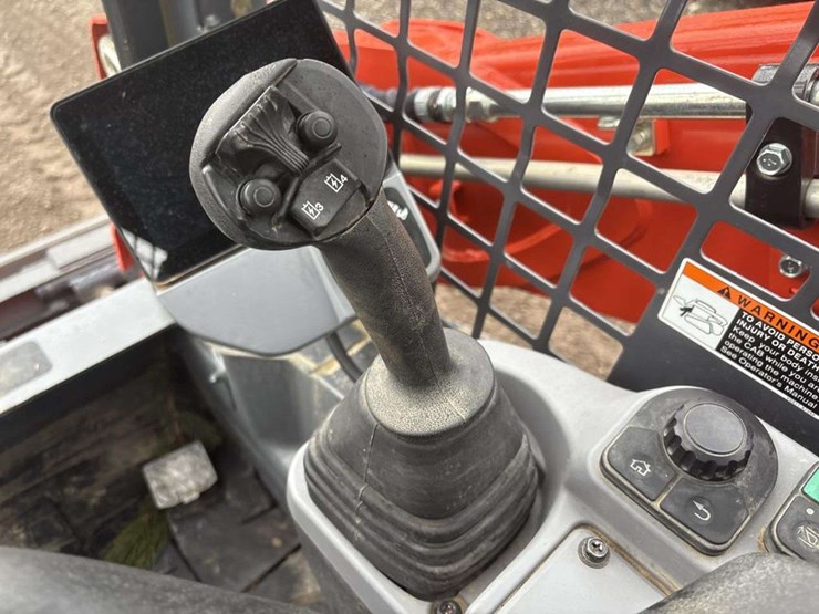 kubota-svl75-3-image-14