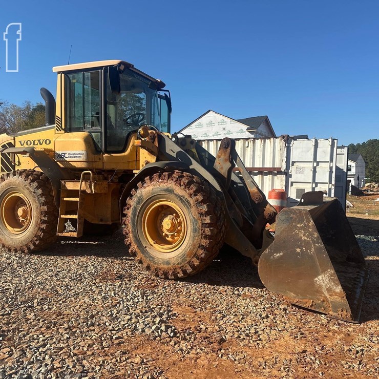 2011 VOLVO L60F