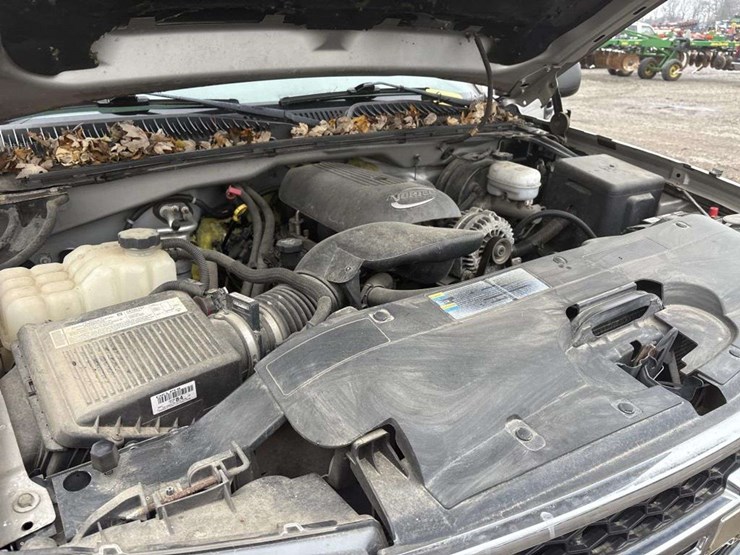 2006-chevrolet-k2500-image-25