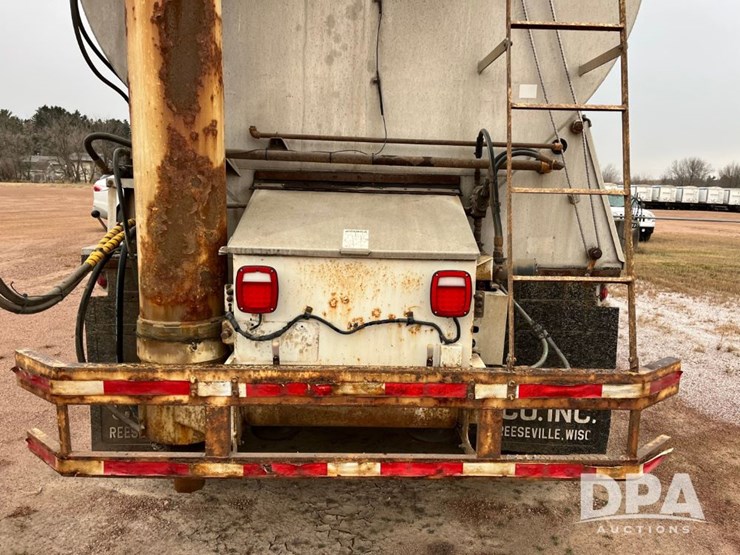 2005-international-7600-image-39