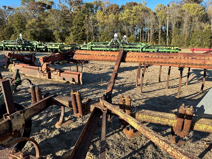 #33753-•-chisel-plow-image-15