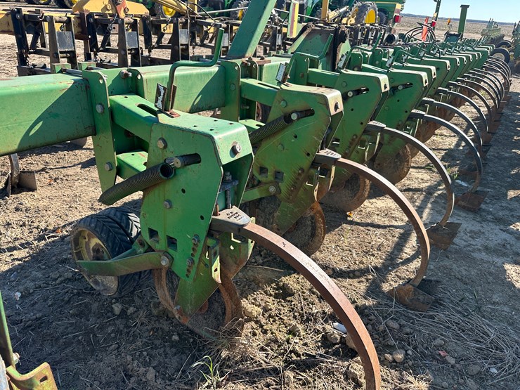 john-deere-16-image-41