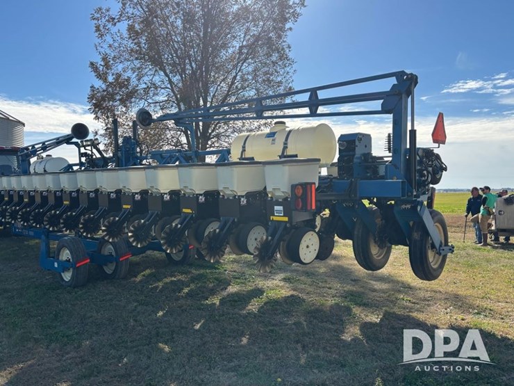 2022-kinze-3600-image-7