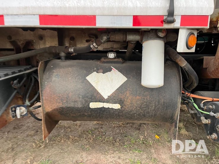 2005-international-7600-image-26