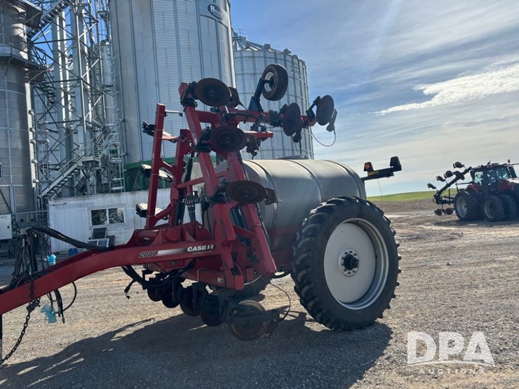 case-ih-2800-image-3