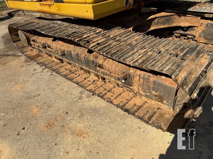 2022-caterpillar-320-image-12