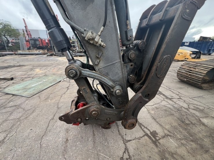 2017-volvo-ec220el-image-10