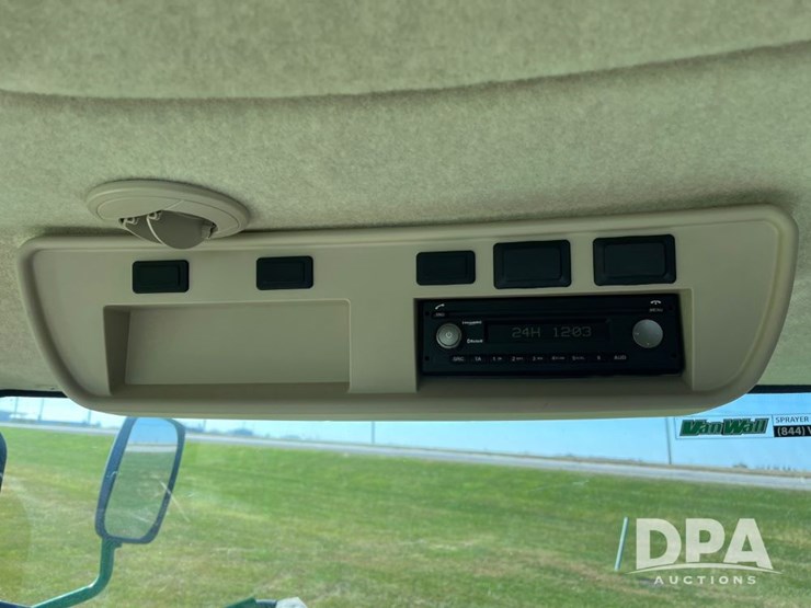 2021-john-deere-r4044-image-82