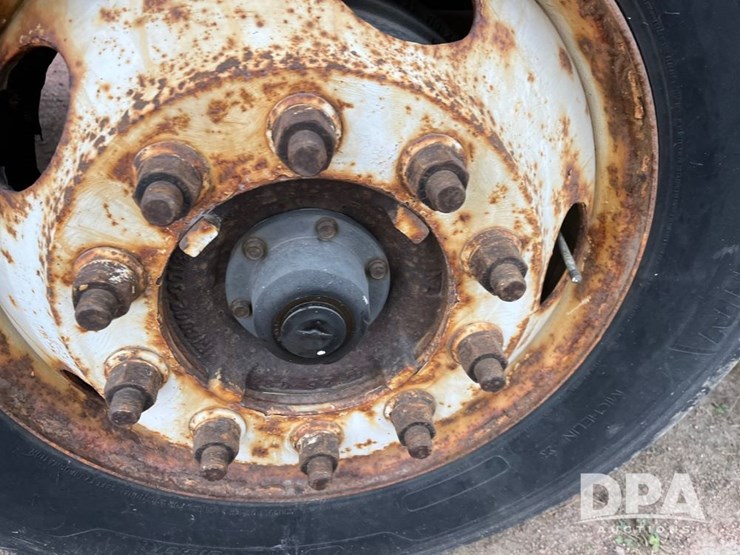 2005-international-7600-image-30