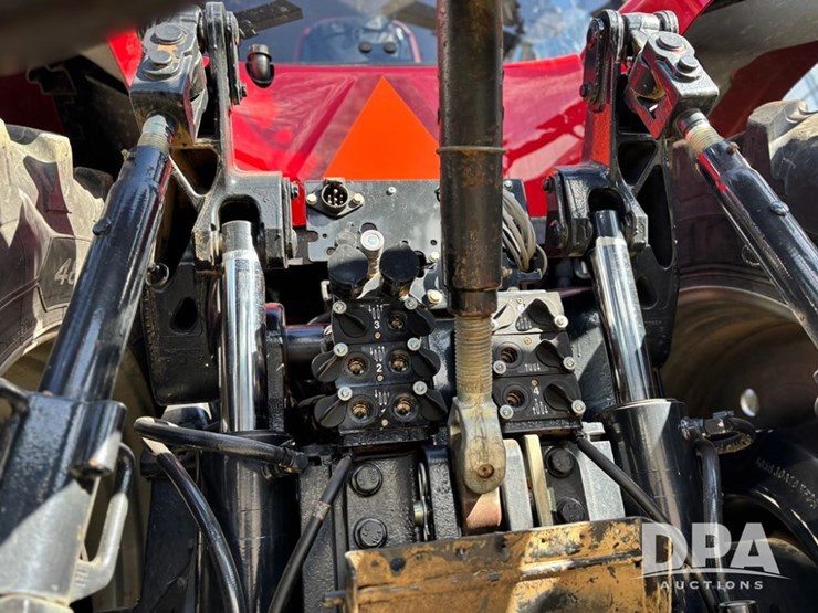 2018-case-ih-340-image-21