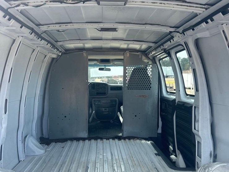 1998-chevrolet-express-1500-image-15