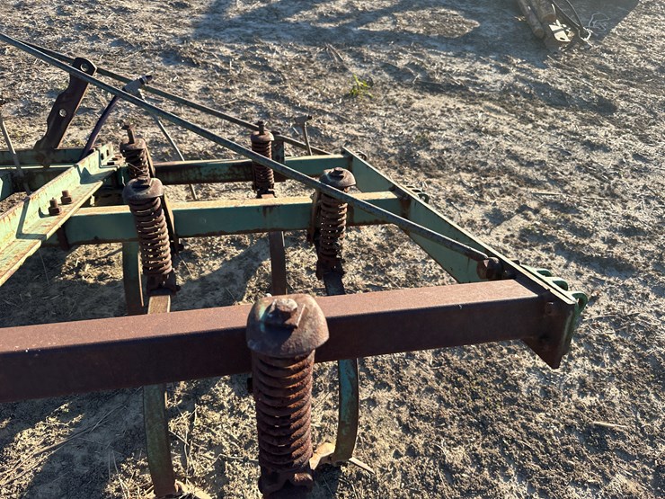 #33752-•-4.5'-chisel-plow-image-10