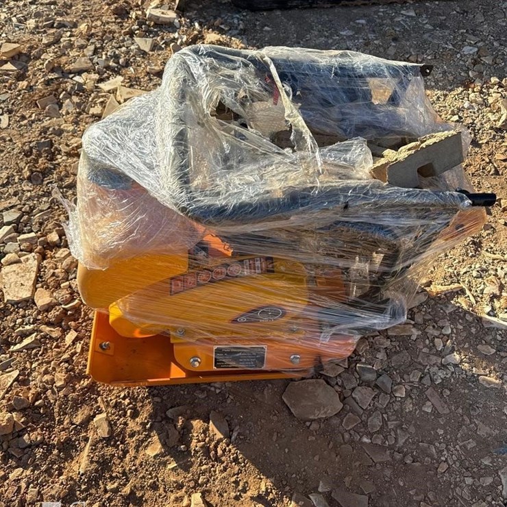 FUTURE PLATE COMPACTOR