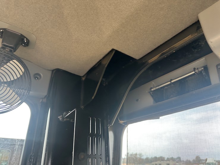 2022-caterpillar-140gc-image-95