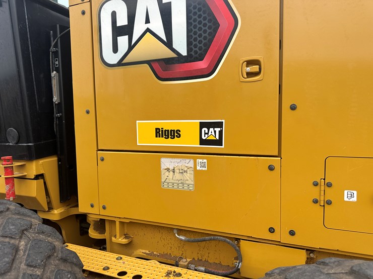 2022-caterpillar-140gc-image-28