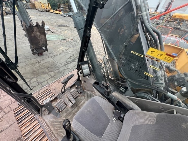 2017-volvo-ec220el-image-50