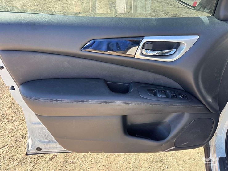 2018-nissan-pathfinder-image-8