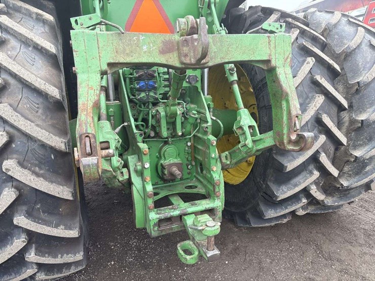 2014-john-deere-8245r-image-17