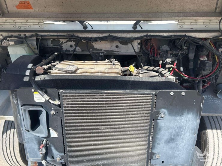 2017-freightliner-mt55-image-37