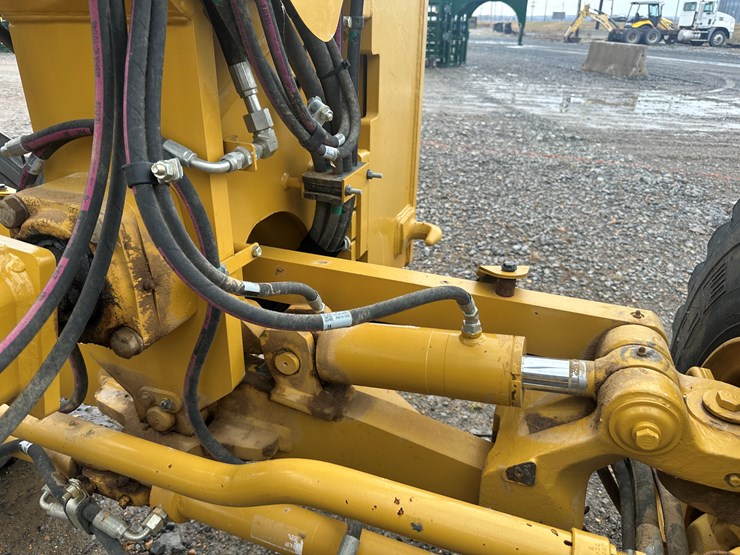 2022-caterpillar-140gc-awd-image-55