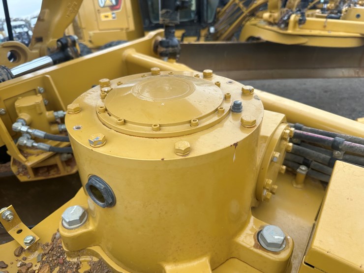 2022-caterpillar-140gc-image-54