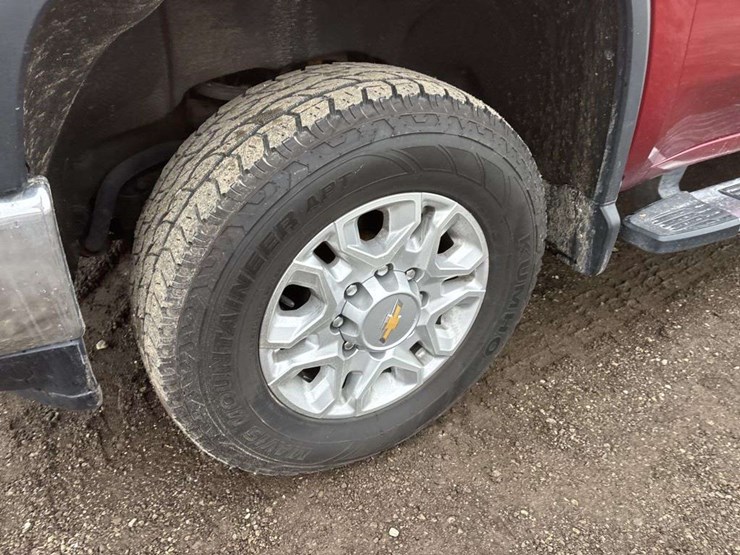 2022-chevrolet-silverado-2500-image-8