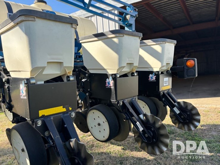 2022-kinze-3600-image-19