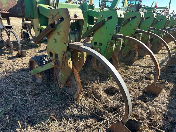 john-deere-16-image-5