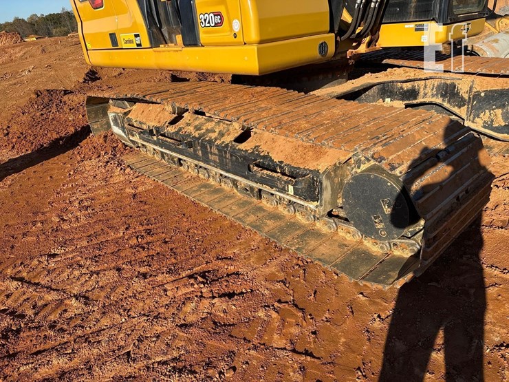 2023-caterpillar-320gc-image-13