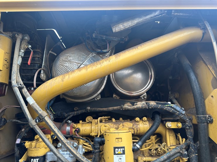 2022-caterpillar-140gc-image-86