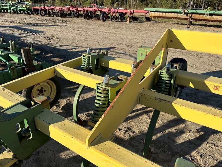 #33746-•-roll-a-cone-12.5'-chisel-plow-10-2397-image-28