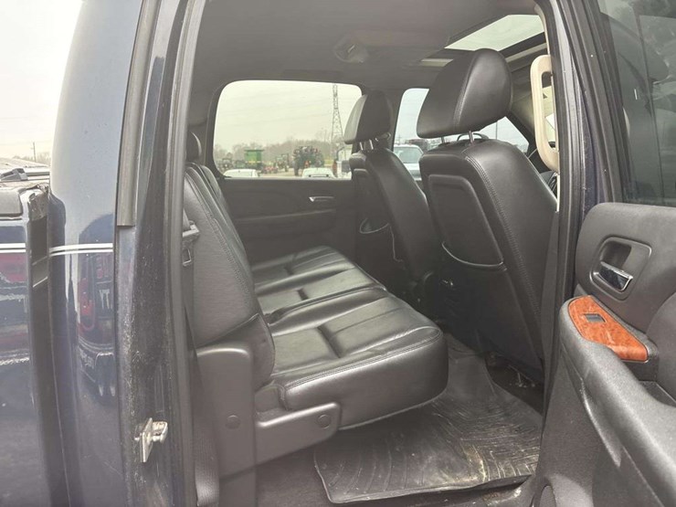 2008-gmc-3500-image-18