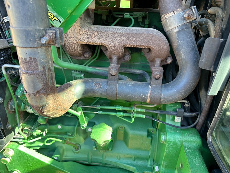 2011-john-deere-5095m-image-38